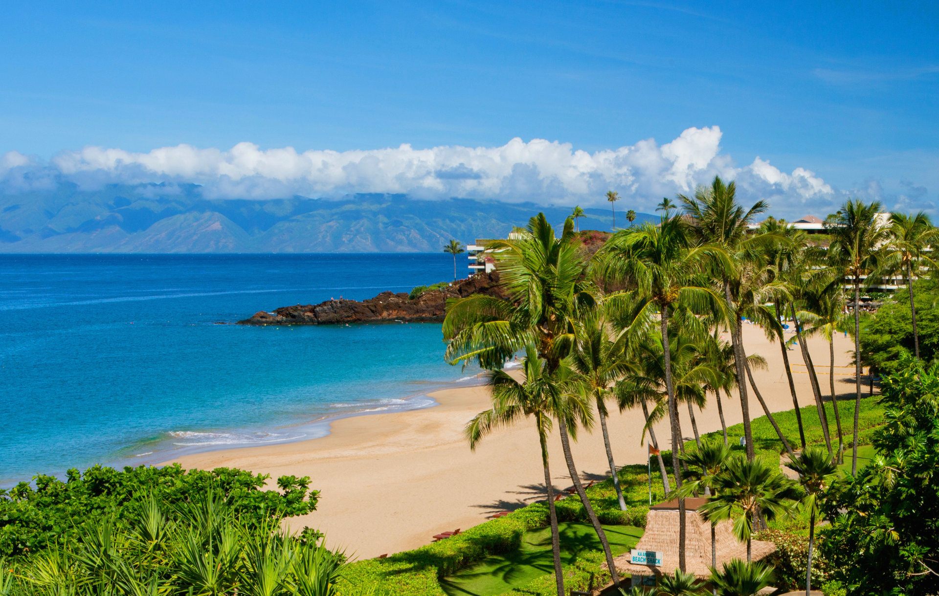 Ka&lsquo;anapali Beach in Hawai by CB